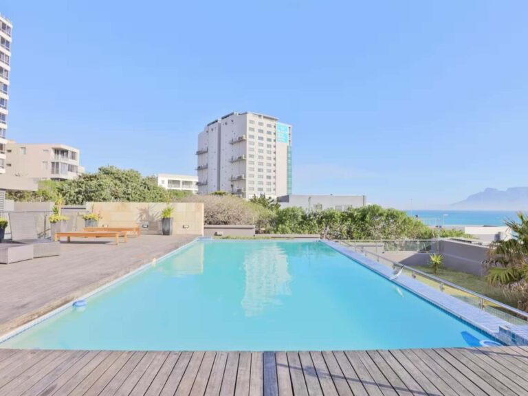 Luxury Apartment, Ocean & Mountain Views