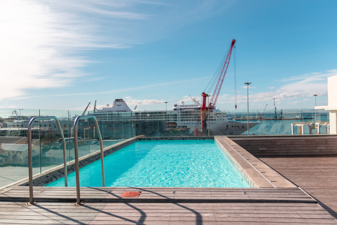 Modern Apartment at Harbour Bridge Hotel