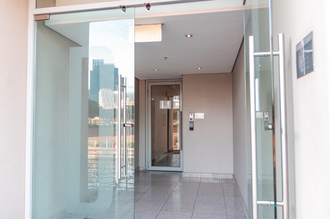 Modern Apartment at Harbour Bridge Hotel